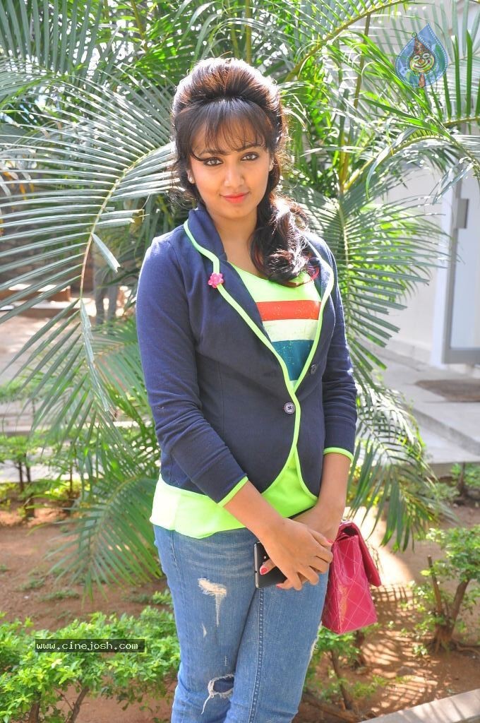 Teju Stills - 21 / 46 photos