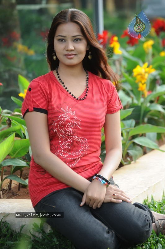 Thanmayi Latest Stills - 21 / 55 photos