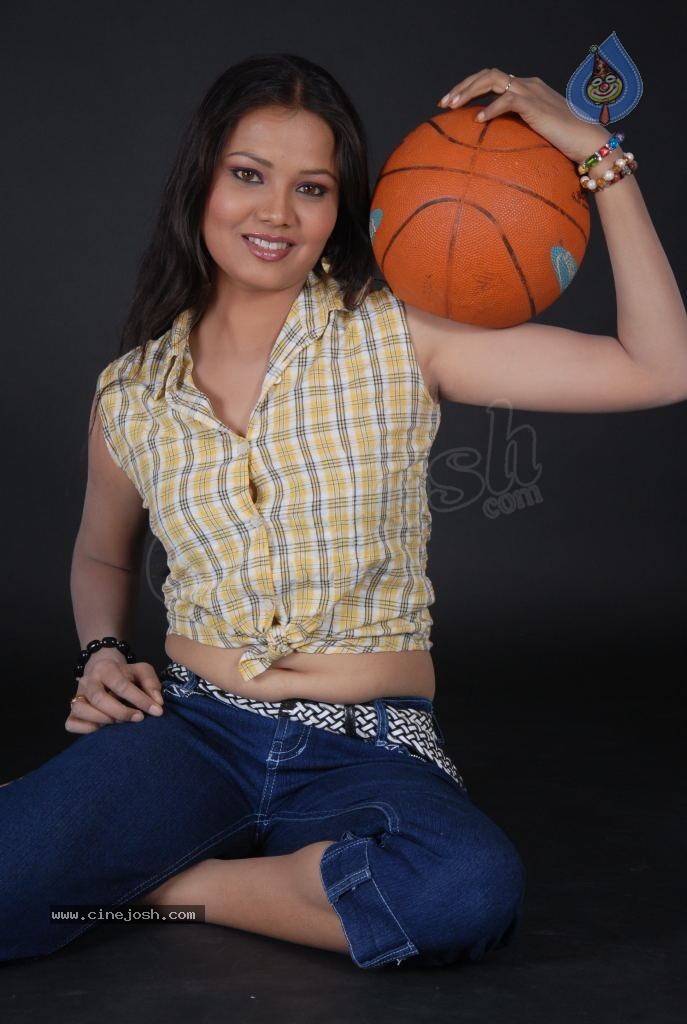 Thanmayi Latest Stills - 32 / 84 photos