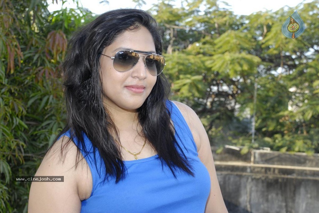 Tharuna Hot Stills - 9 / 72 photos