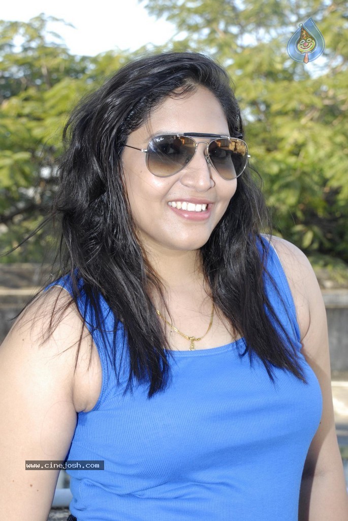 Tharuna Hot Stills - 26 / 72 photos