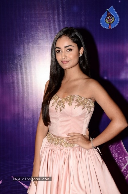 Tridha Choudhary At Zee Apsara Awards - 35 / 39 photos
