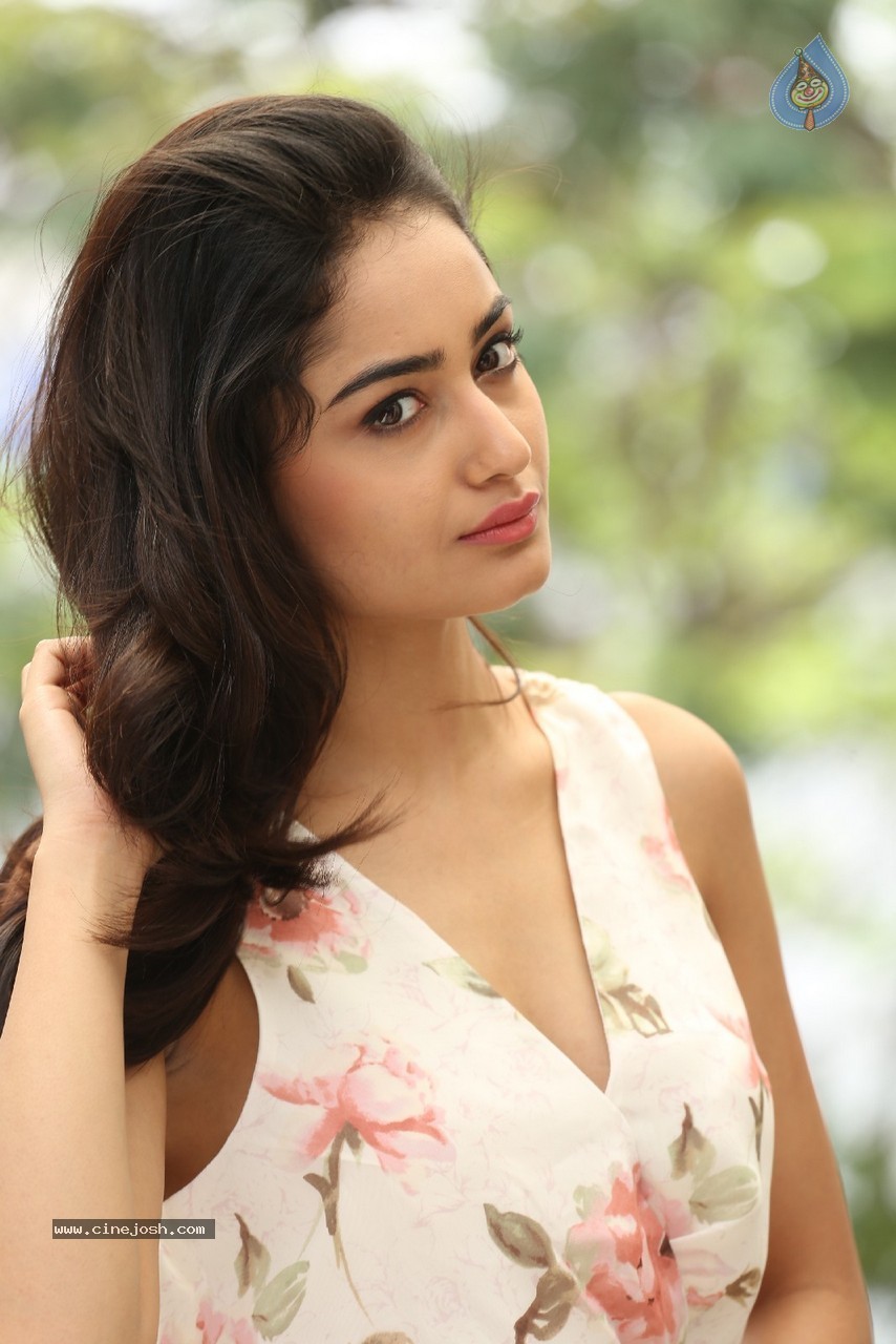 Tridha Choudhury New Gallery - 49 / 81 photos