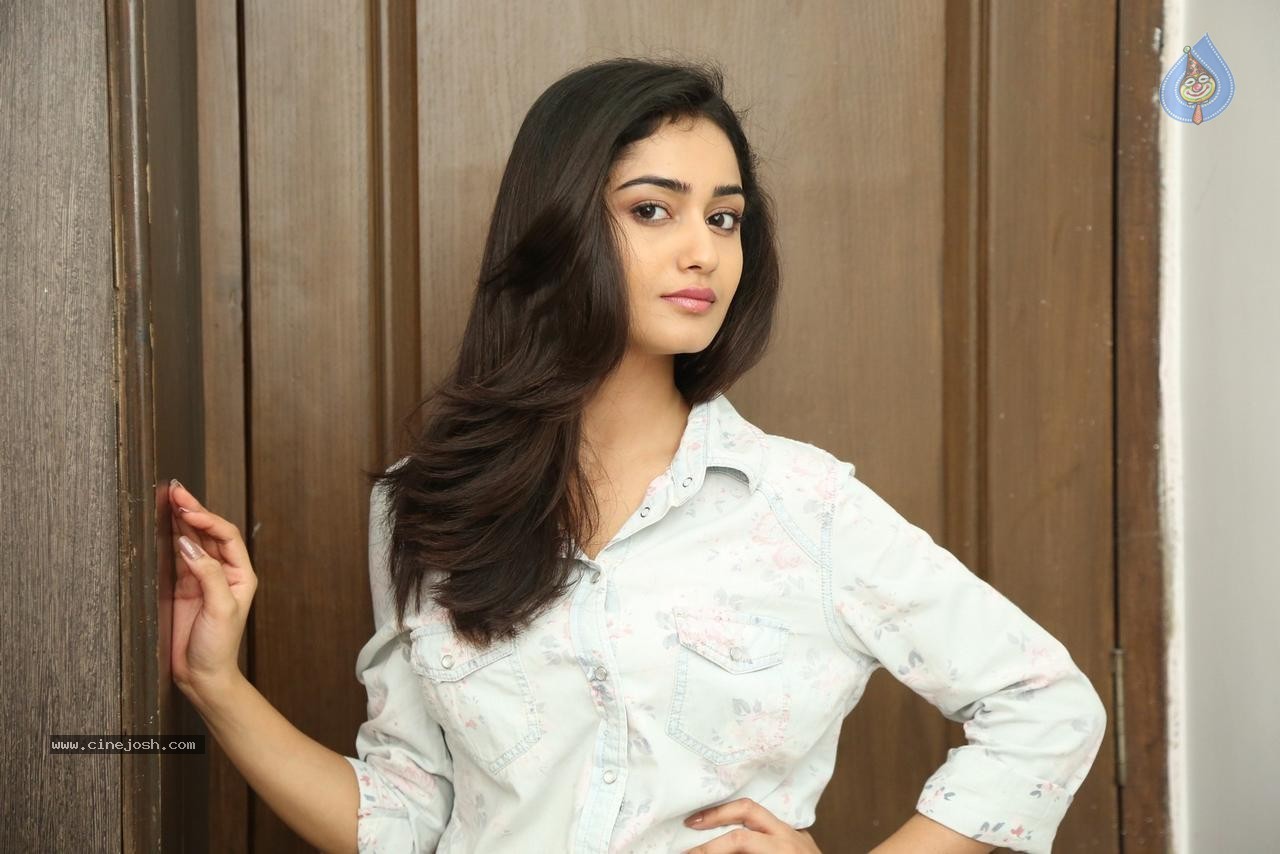 Tridha Choudhury New Gallery - 58 / 61 photos