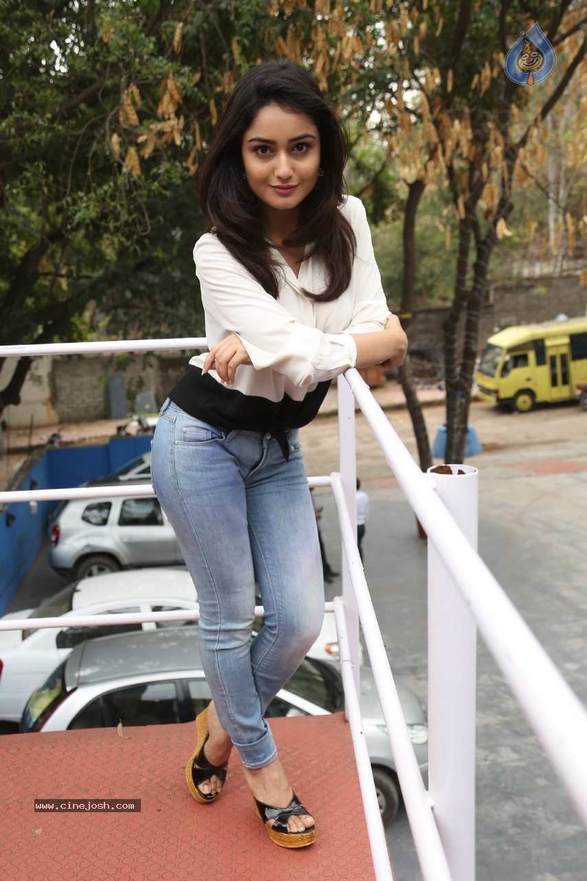 Tridha Choudhury Photos - 24 / 58 photos