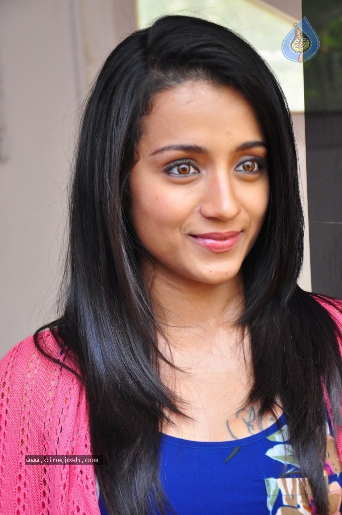 Trisha Latest Stills - 89 / 93 photos