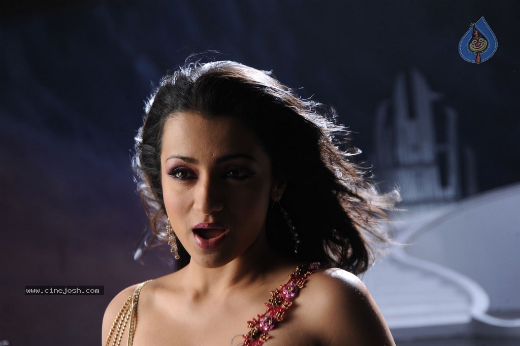Trisha New Hot Stills - 43 / 62 photos