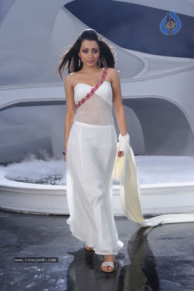 Trisha New Hot Stills - 51 / 62 photos