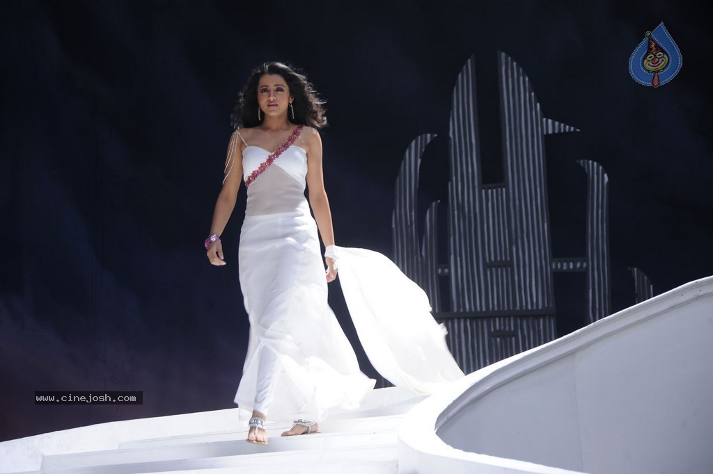 Trisha New Hot Stills - 62 / 62 photos