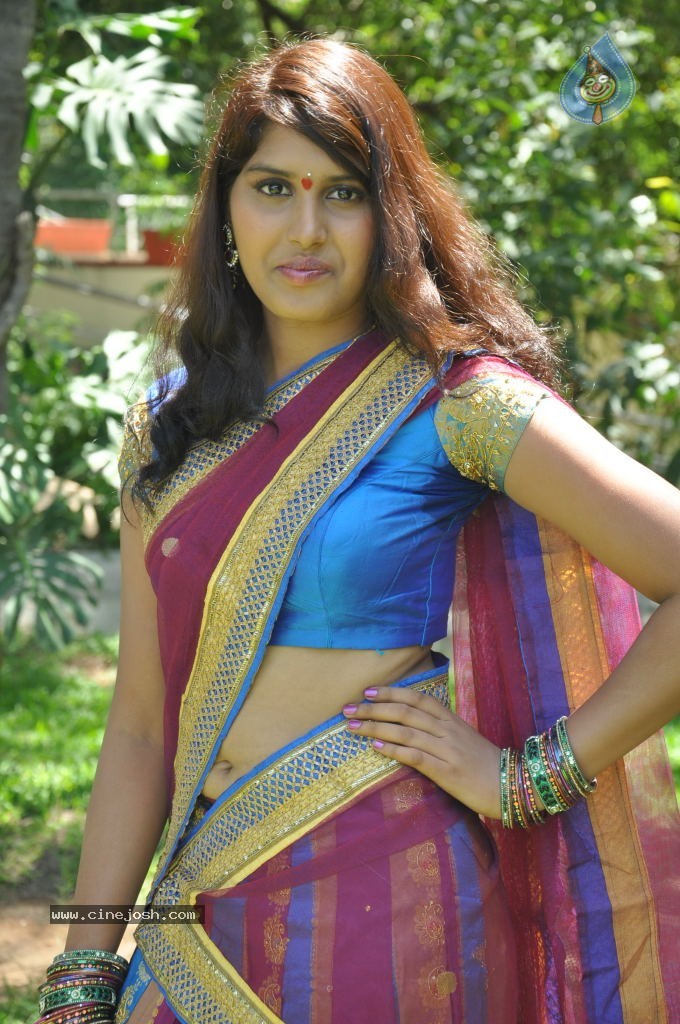 Tulasi Stills - 38 / 88 photos