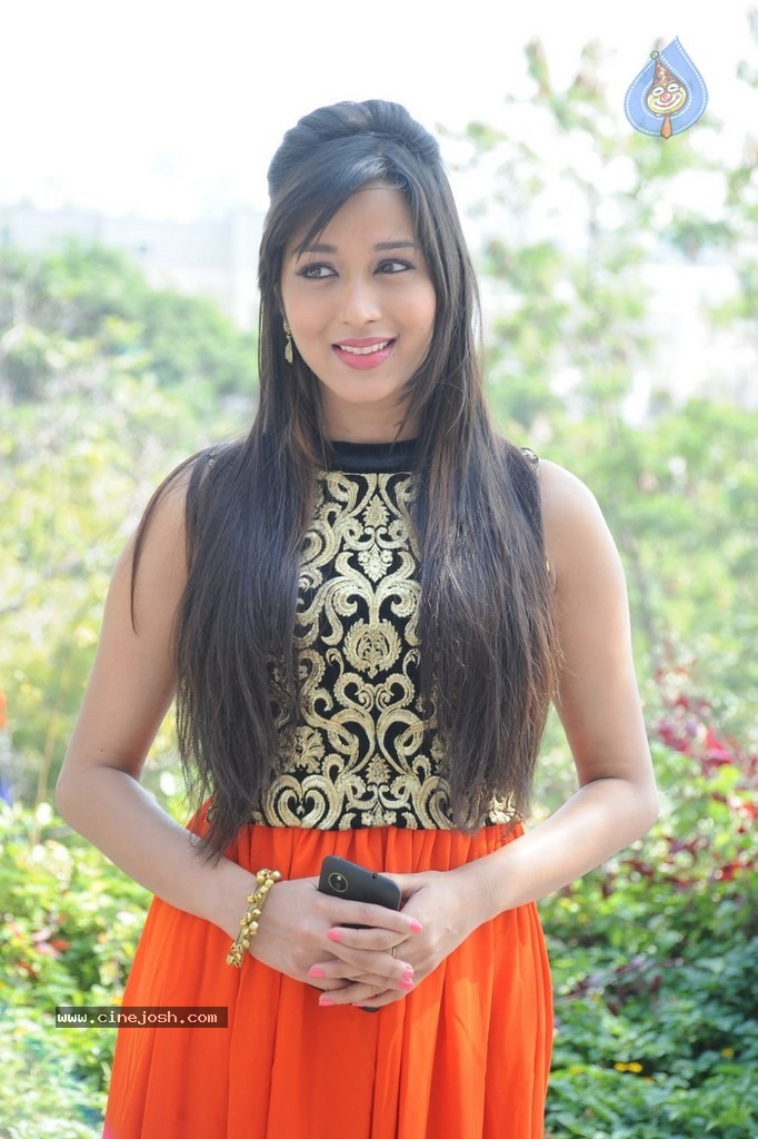 Tulika Gupta Stills - 7 / 80 photos