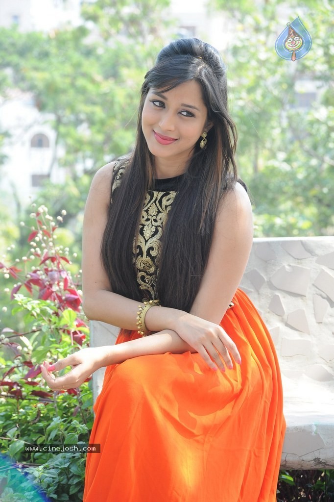 Tulika Gupta Stills - 16 / 80 photos