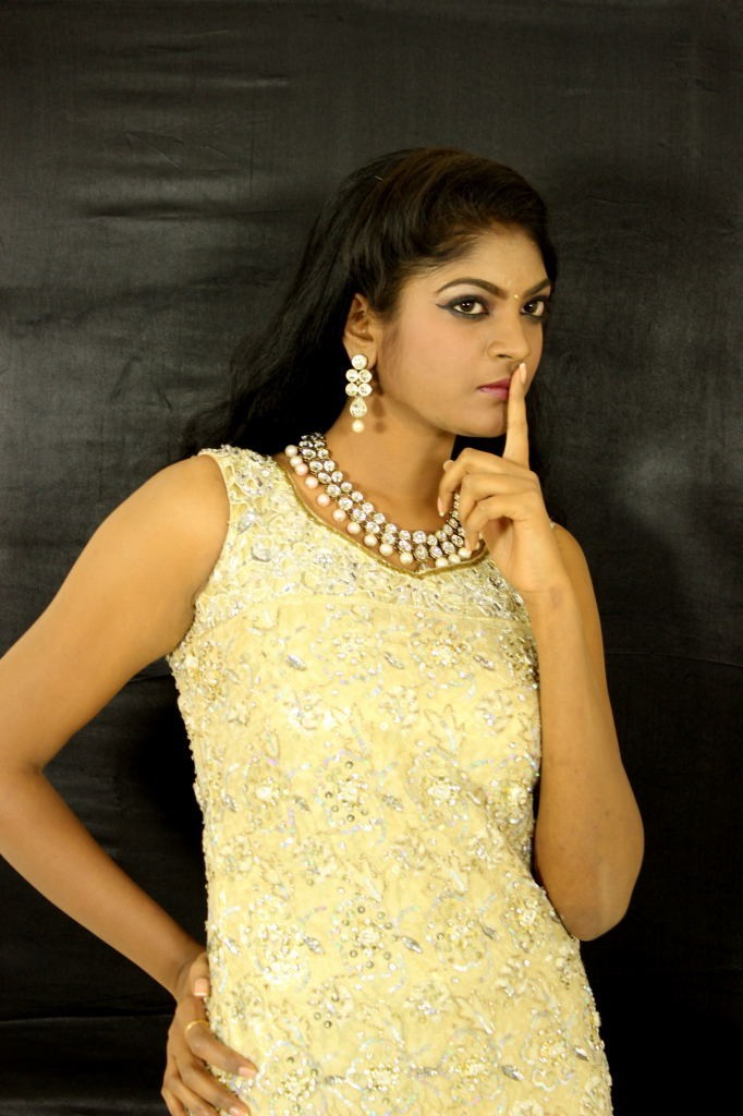 Twinkle Gupta Stills - 23 / 29 photos