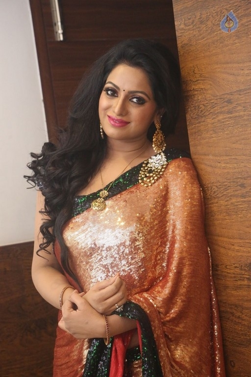 Udaya Bhanu New Photos - 37 / 55 photos