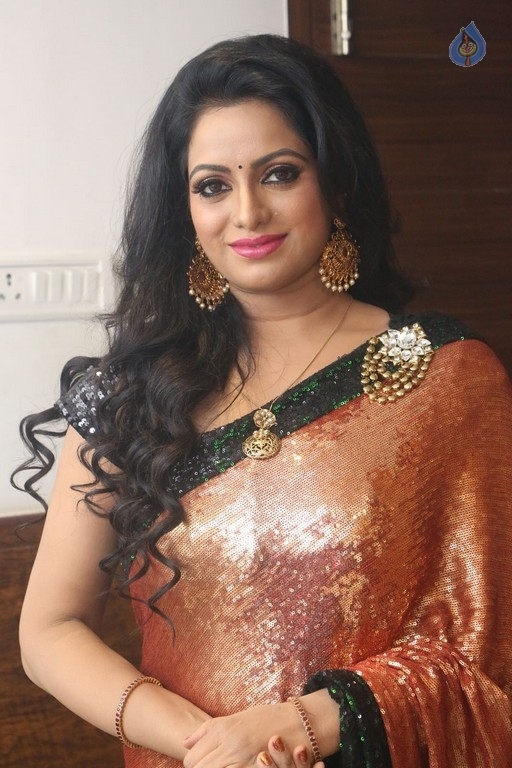 Udaya Bhanu New Photos - 44 / 55 photos