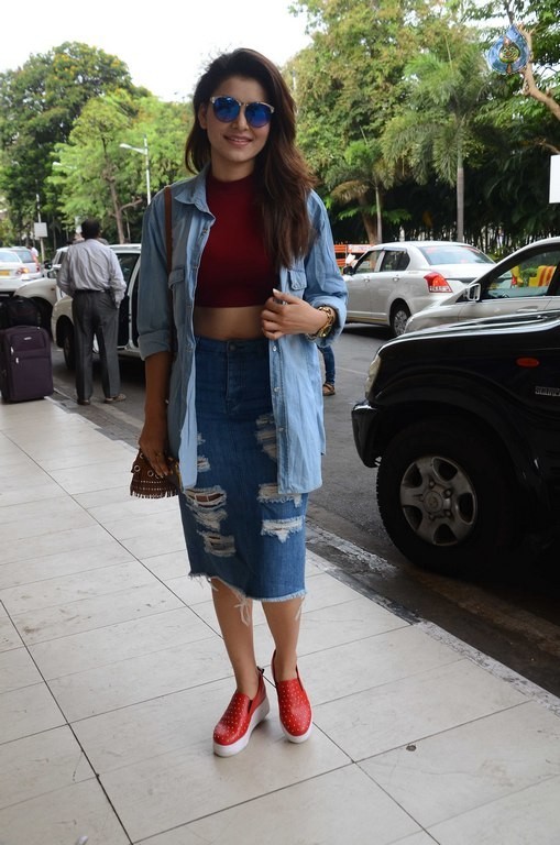 Urvashi Rawtela New Photos - 4 / 13 photos