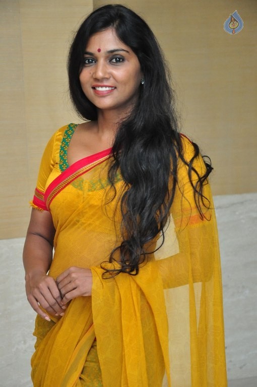 Usha Jadhav New Photos - 28 / 33 photos