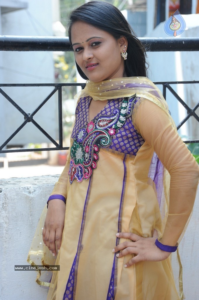 Usha Stills - 9 / 22 photos