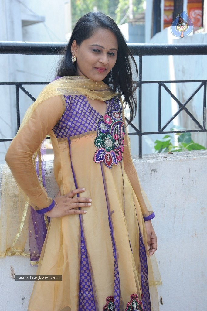 Usha Stills - 20 / 22 photos