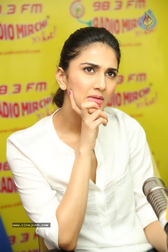 Vaani Kapoor Latest Stills - 55 / 87 photos