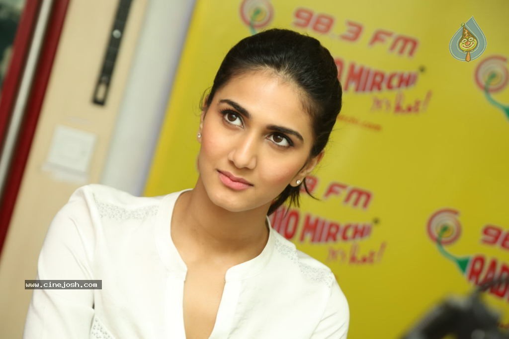 Vaani Kapoor Latest Stills - 62 / 87 photos