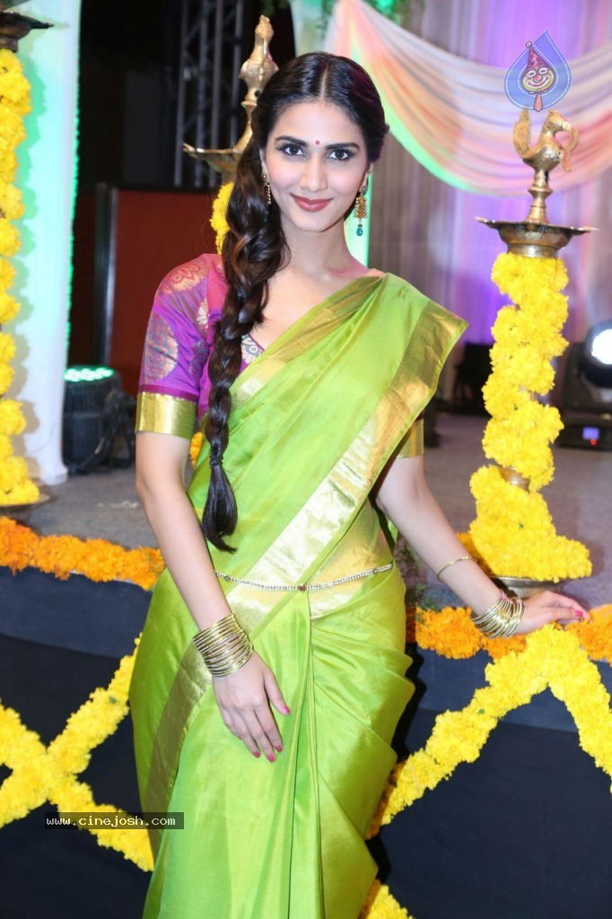 Vaani Kapoor Photos - 36 / 67 photos