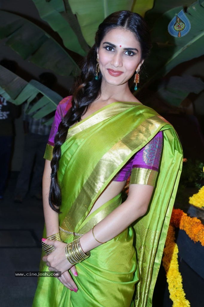 Vaani Kapoor Photos - 37 / 67 photos