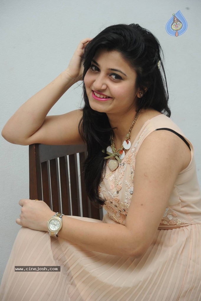 Vaishali New Stills - 17 / 88 photos