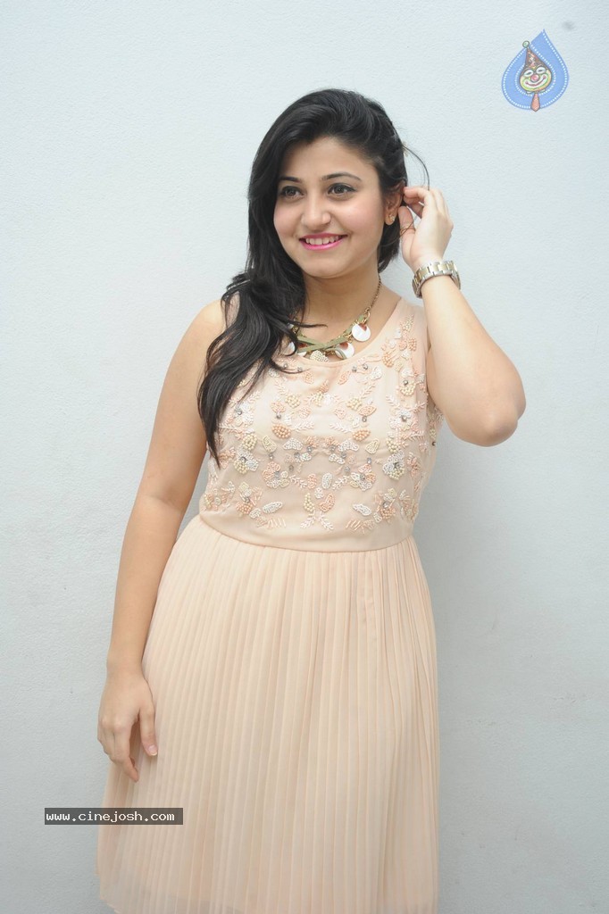 Vaishali New Stills - 24 / 88 photos