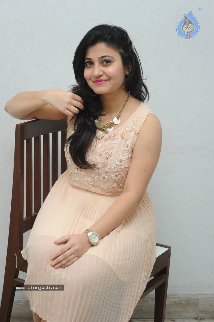 Vaishali New Stills - 55 / 88 photos