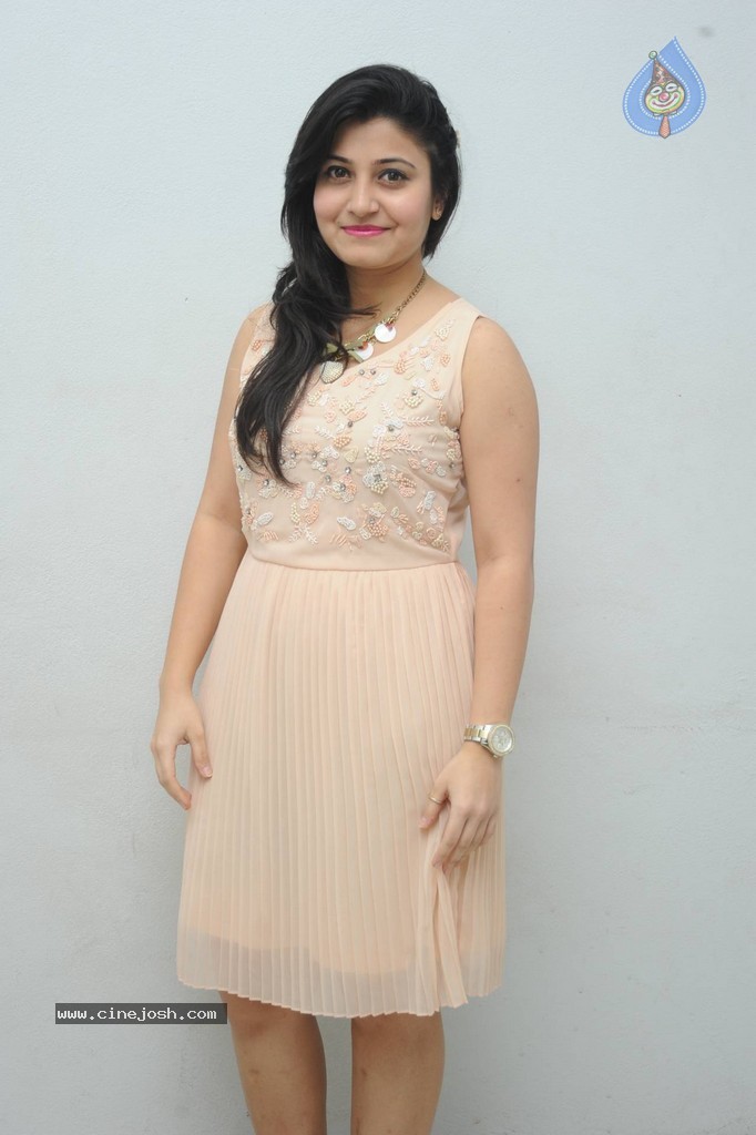 Vaishali New Stills - 83 / 88 photos