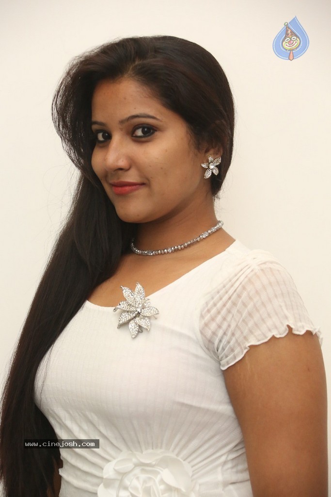 Vandana Stills - 15 / 77 photos