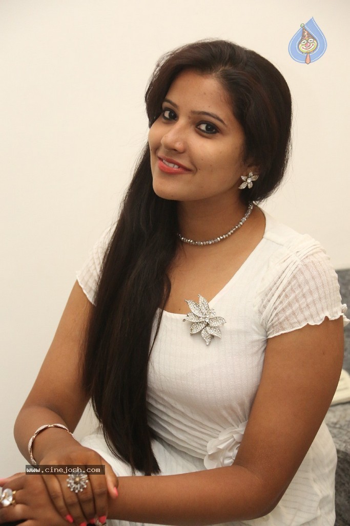 Vandana Stills - 17 / 77 photos