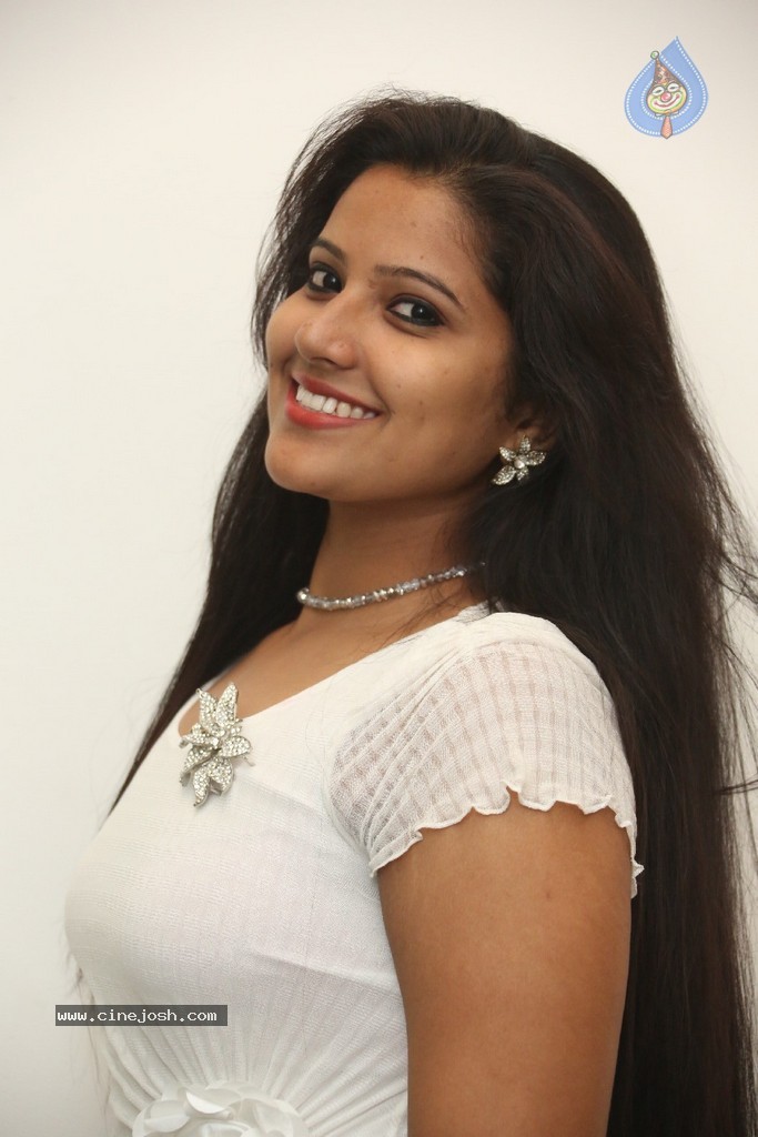 Vandana Stills - 18 / 77 photos