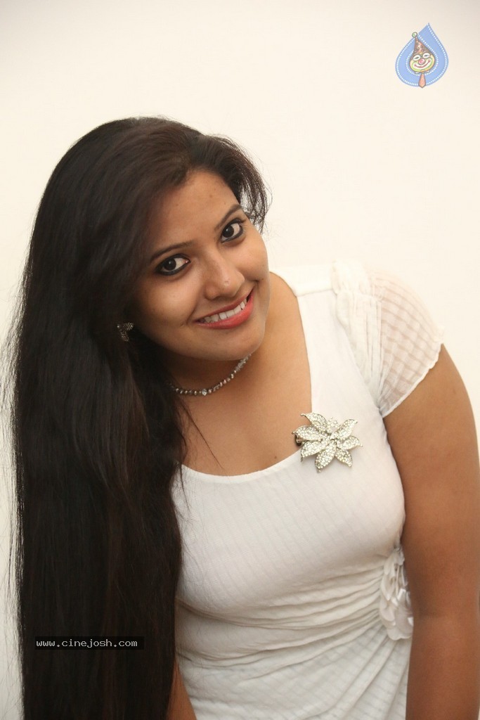 Vandana Stills - 19 / 77 photos