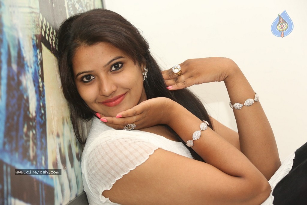 Vandana Stills - 25 / 77 photos