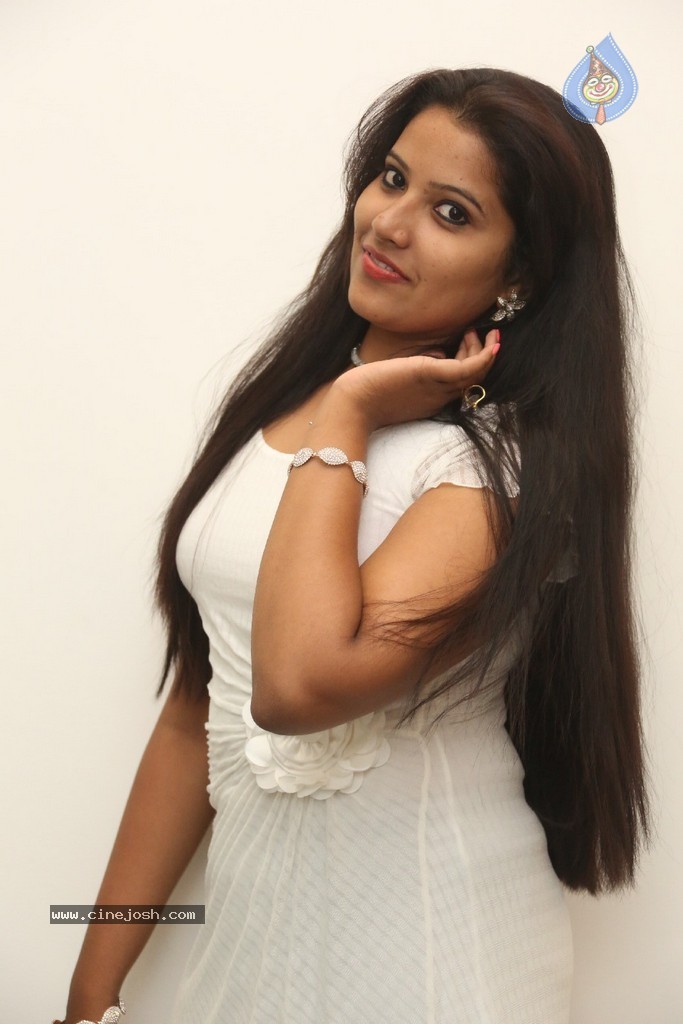 Vandana Stills - 29 / 77 photos