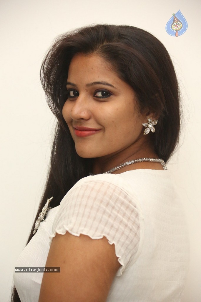 Vandana Stills - 38 / 77 photos