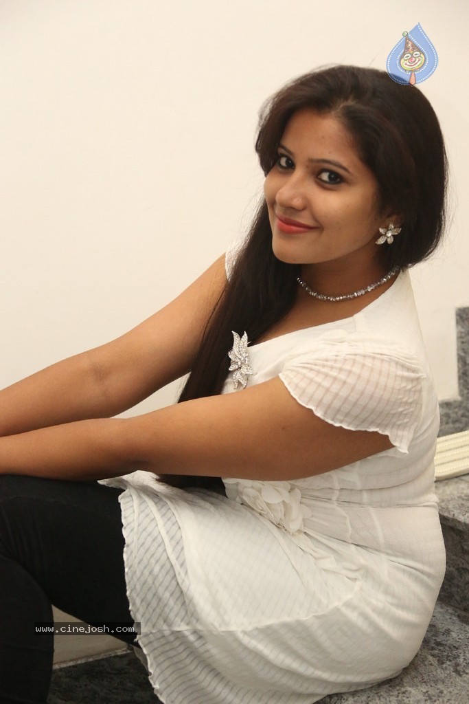 Vandana Stills - 46 / 77 photos