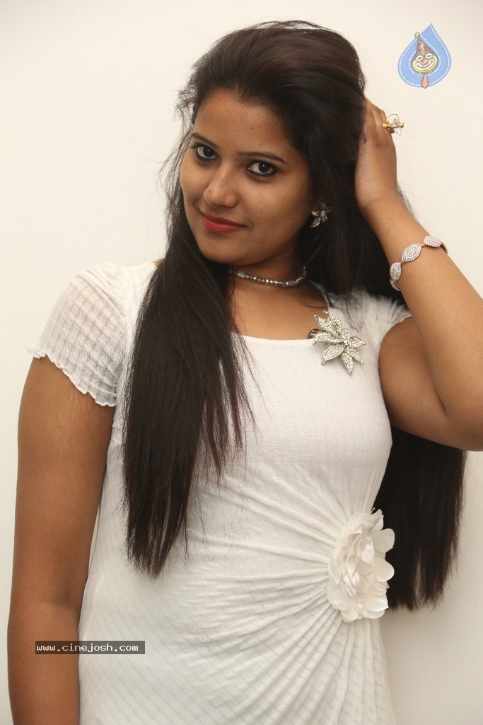 Vandana Stills - 48 / 77 photos