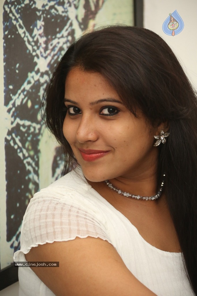 Vandana Stills - 51 / 77 photos