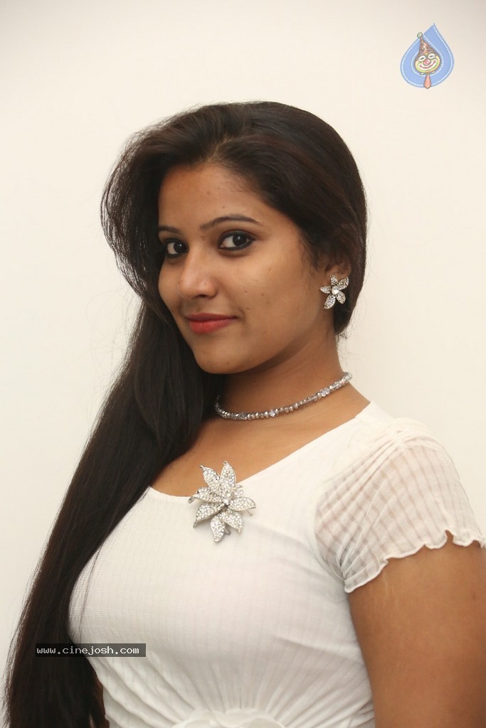 Vandana Stills - 60 / 77 photos