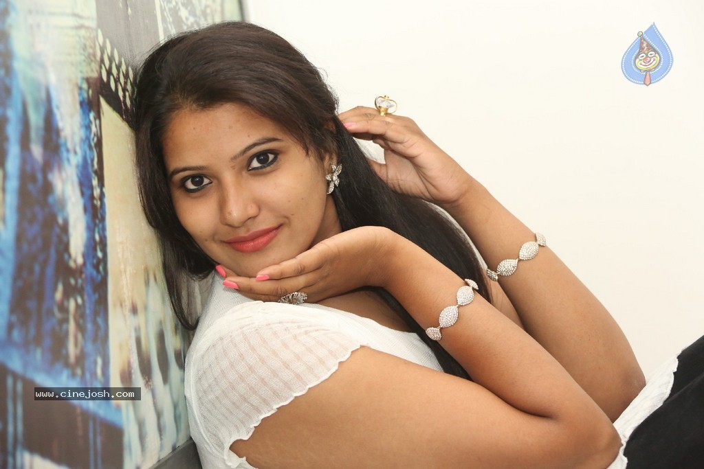 Vandana Stills - 75 / 77 photos