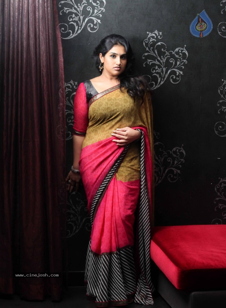 Vanitha Vijayakumar Stills - 6 / 12 photos