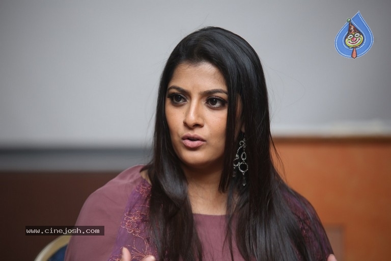 Varalakshmi Sarathkumar Interview Photos - 4 / 24 photos