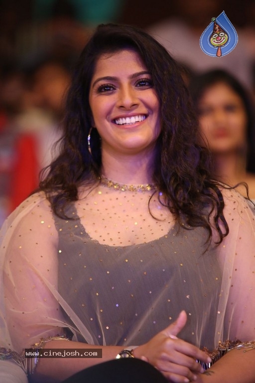 Varalaxmi Sarathkumar Latest Images - 4 / 12 photos