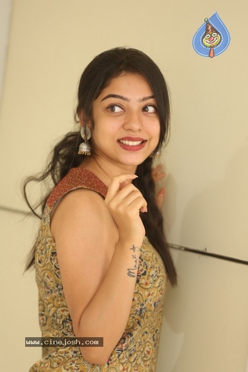 Varsha Bollamma Photos - 20 / 20 photos