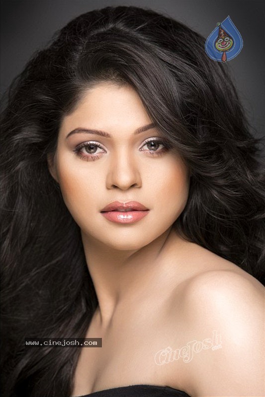 Varsha Raghav Hot Stills - 26 / 27 photos