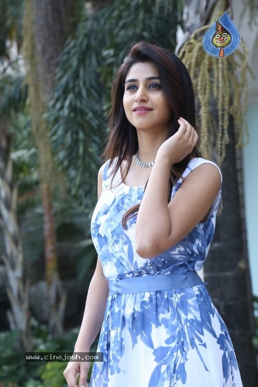 Varshini Sounderajan Pics - 11 / 12 photos