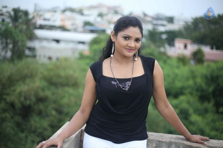 Vasavi Reddy New Photos - 2 / 15 photos
